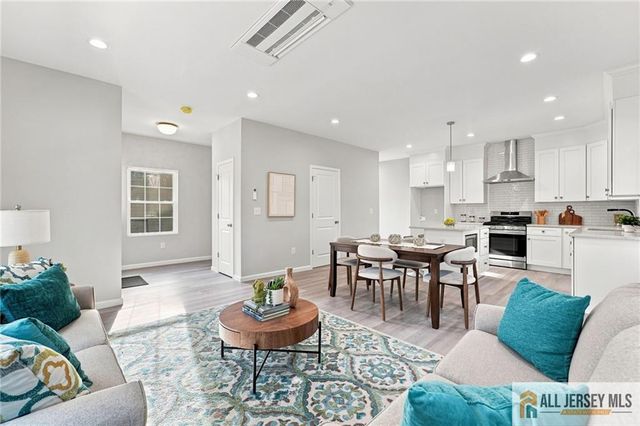 160 Hillside Avenue, Piscataway, NJ 08854