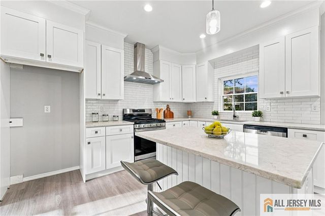 160 Hillside Avenue, Piscataway, NJ 08854