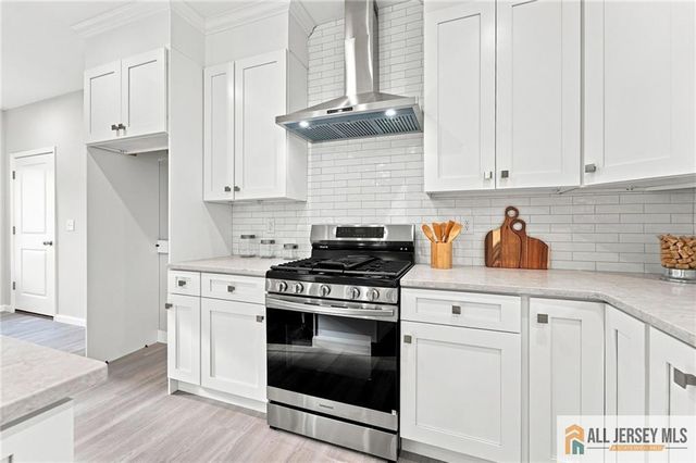 160 Hillside Avenue, Piscataway, NJ 08854