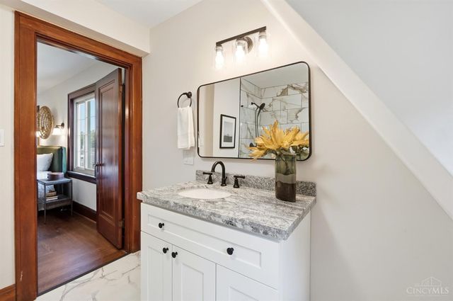 6514 Tyne Avenue, Cincinnati, OH 45213
