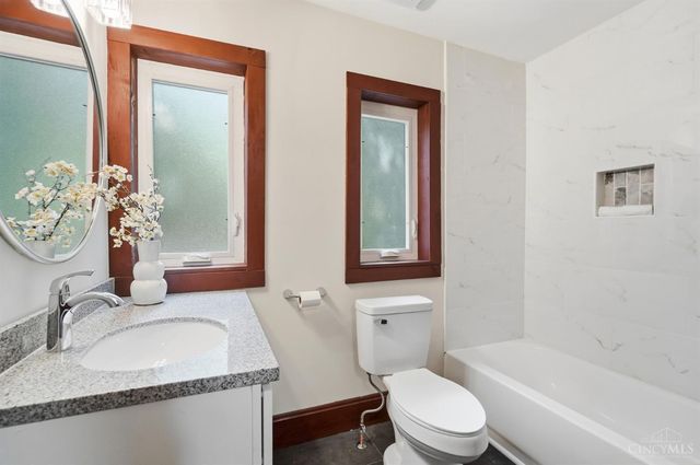 6514 Tyne Avenue, Cincinnati, OH 45213