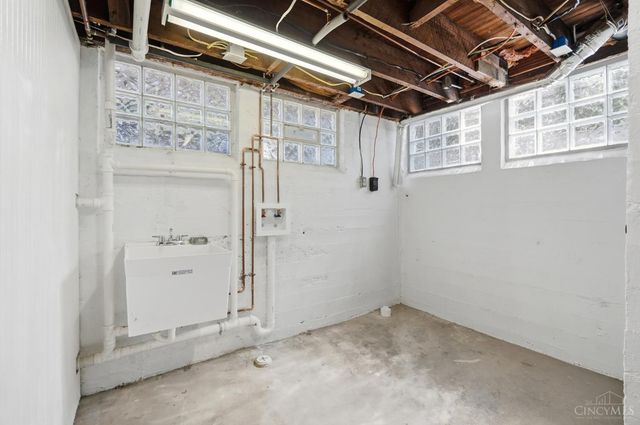 6514 Tyne Avenue, Cincinnati, OH 45213