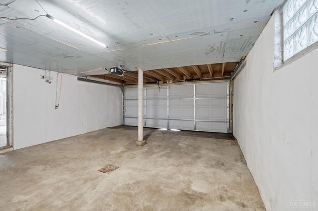 6514 Tyne Avenue, Cincinnati, OH 45213