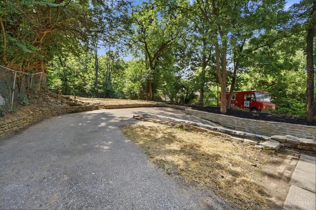 6514 Tyne Avenue, Cincinnati, OH 45213