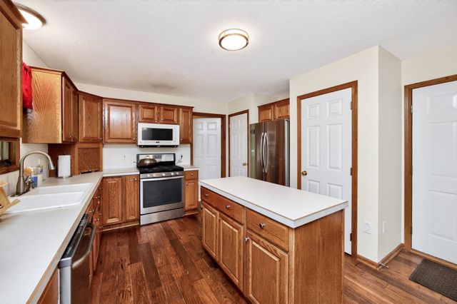 4616 93rd Street, Urbandale, IA 50322