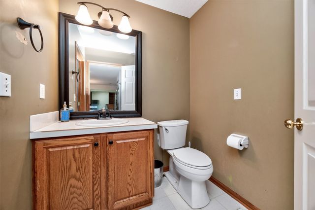 4616 93rd Street, Urbandale, IA 50322