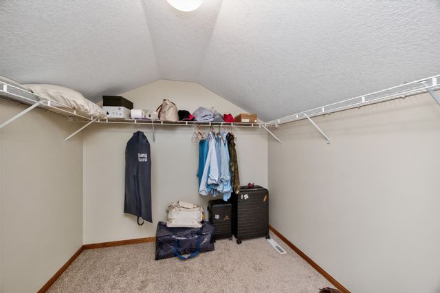 4616 93rd Street, Urbandale, IA 50322