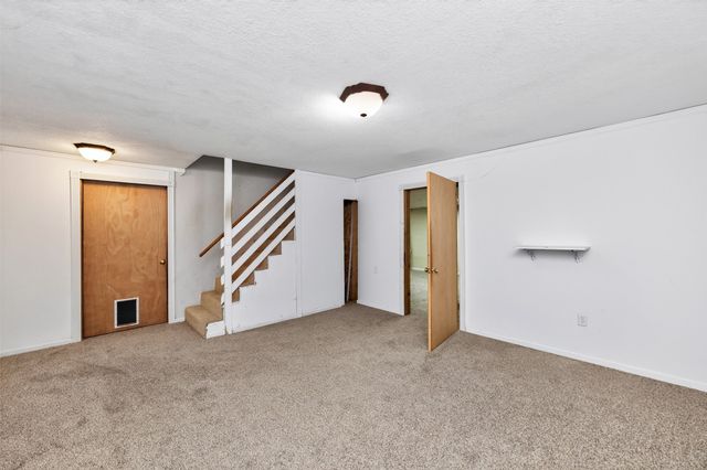 4616 93rd Street, Urbandale, IA 50322