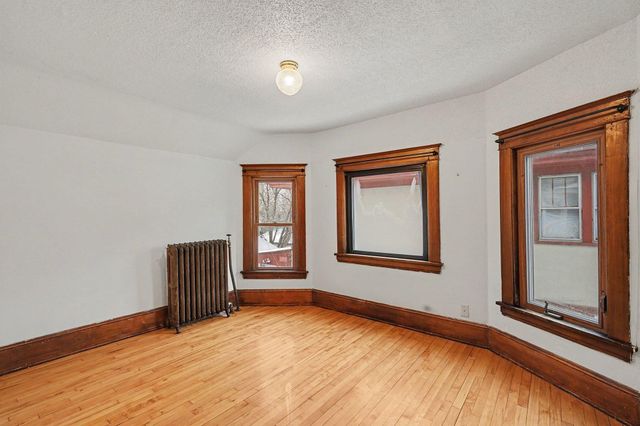 849 Iglehart Avenue, Saint Paul, MN 55104