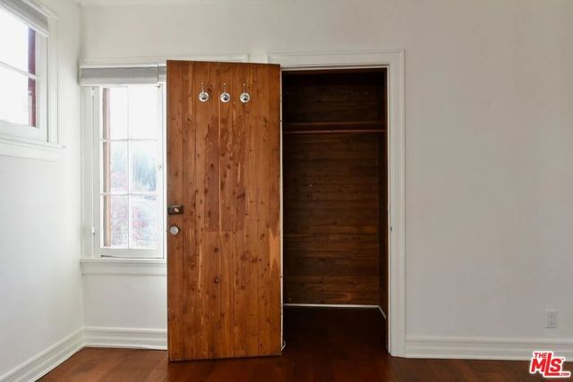 6776 Milner Road, Los Angeles, CA 90068