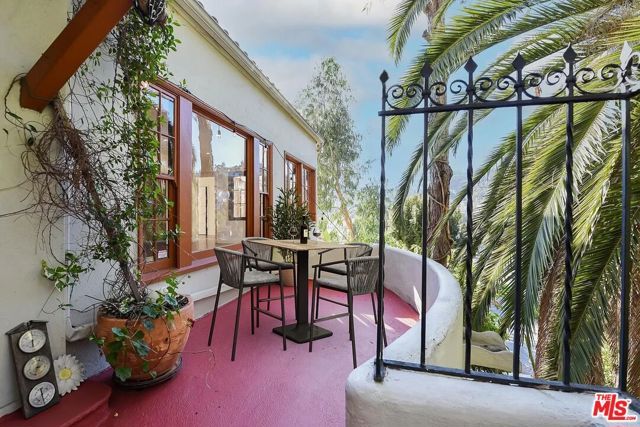 6776 Milner Road, Los Angeles, CA 90068