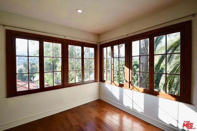 6776 Milner Road, Los Angeles, CA 90068