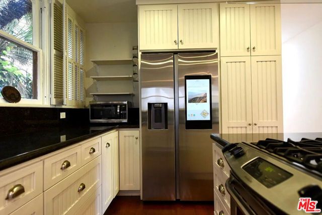 6776 Milner Road, Los Angeles, CA 90068