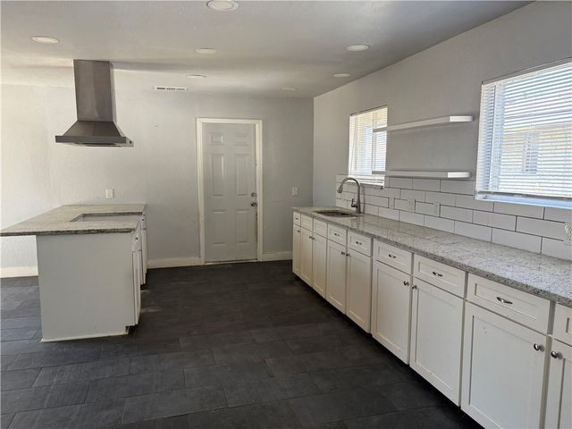 4013 Kingston Dr, Corpus Christi, TX 78411