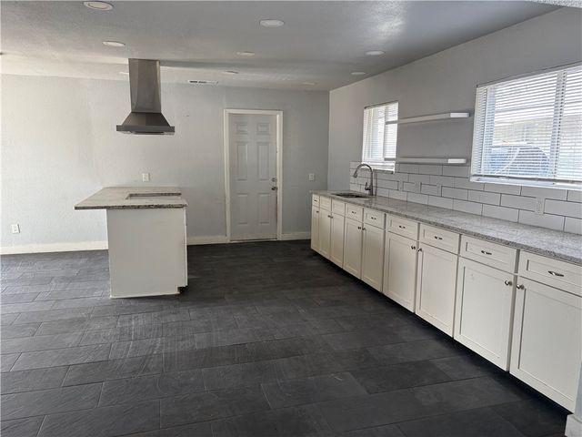 4013 Kingston Dr, Corpus Christi, TX 78411