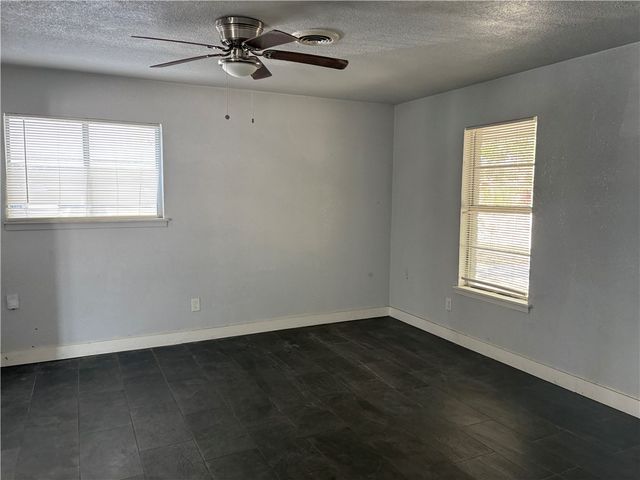 4013 Kingston Dr, Corpus Christi, TX 78411