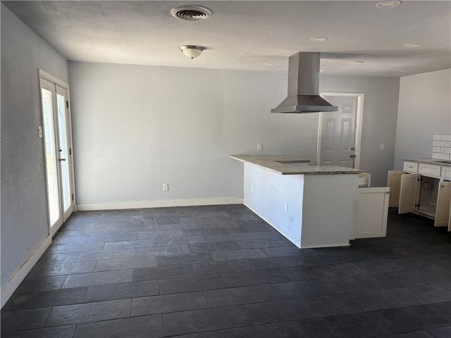 4013 Kingston Dr, Corpus Christi, TX 78411