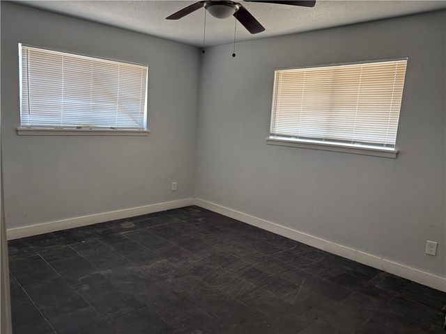 4013 Kingston Dr, Corpus Christi, TX 78411