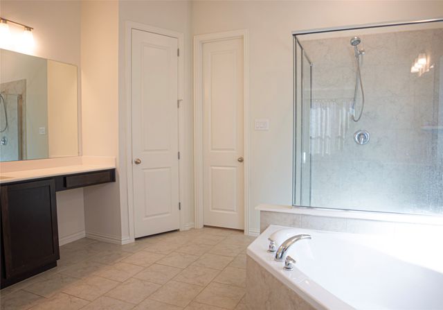 1216 Rosebay Drive, Justin, TX 76247