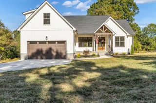 1054 Walnut Grove Rd, Dickson, TN 37055