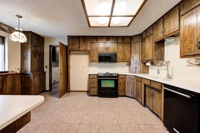 6900 Saddle Road, Edmond, OK 73034