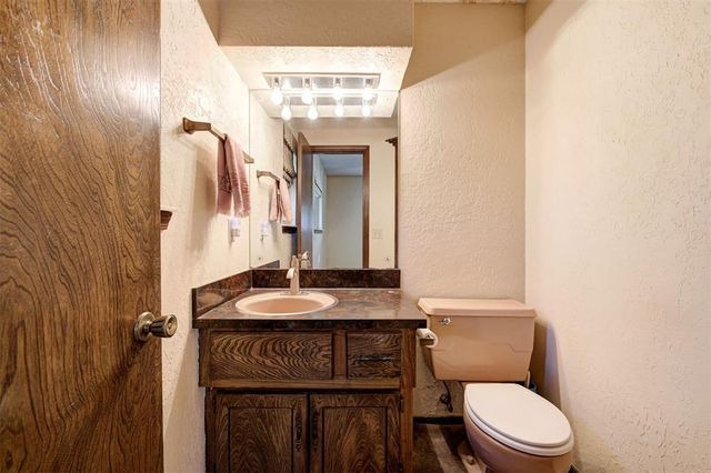 6900 Saddle Road, Edmond, OK 73034