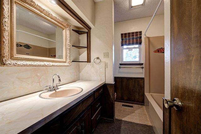 6900 Saddle Road, Edmond, OK 73034