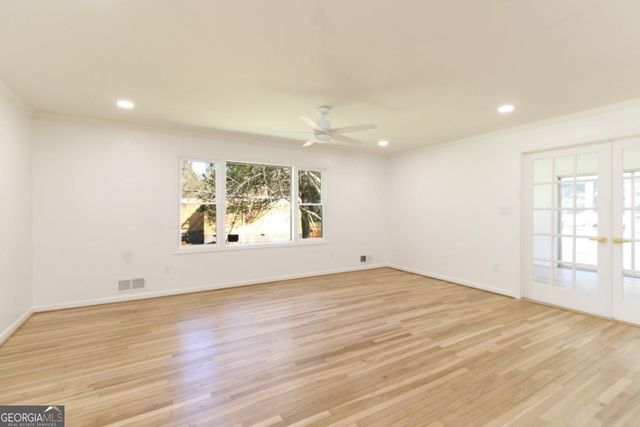 100 Williamsburg Lane, Athens, GA 30605