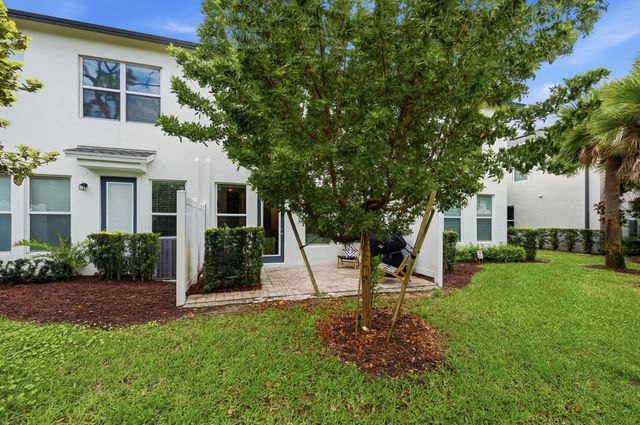 6125 Rancho Lane, Greenacres, FL 33415