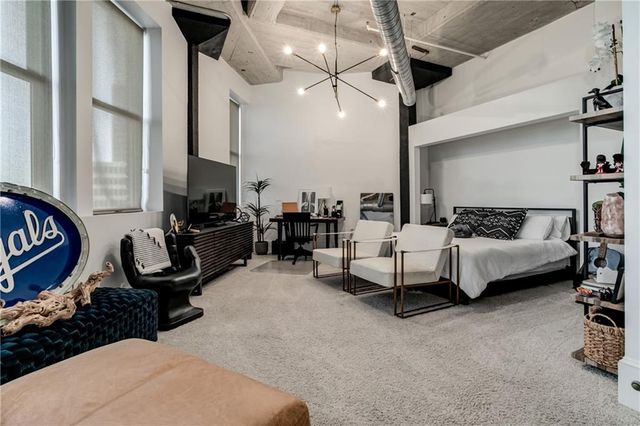 2107 Grand Avenue 1001-1002, Kansas City, MO 64108