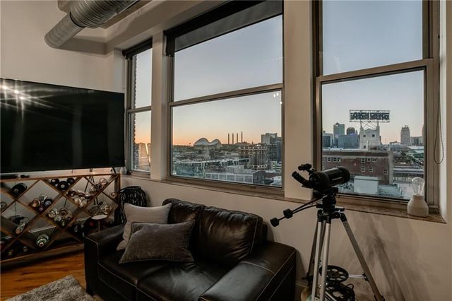 2107 Grand Avenue 1001-1002, Kansas City, MO 64108