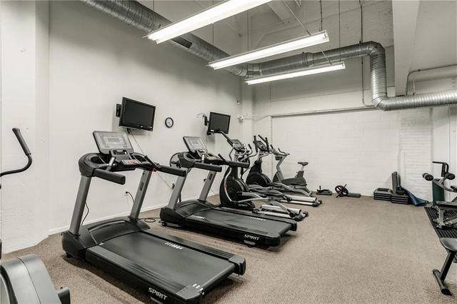 2107 Grand Avenue 1001-1002, Kansas City, MO 64108