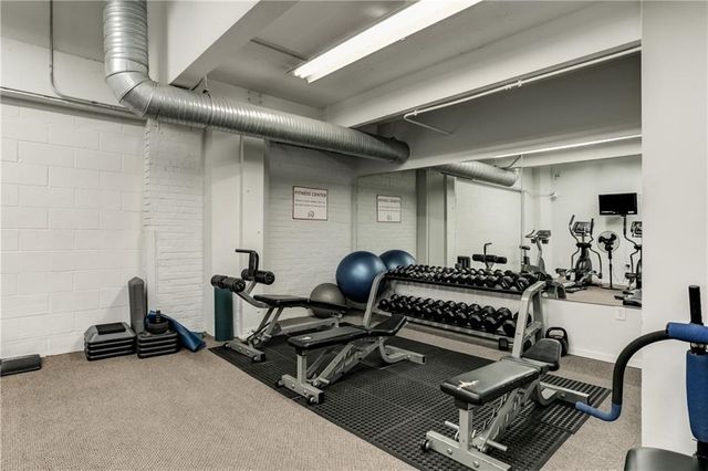 2107 Grand Avenue 1001-1002, Kansas City, MO 64108