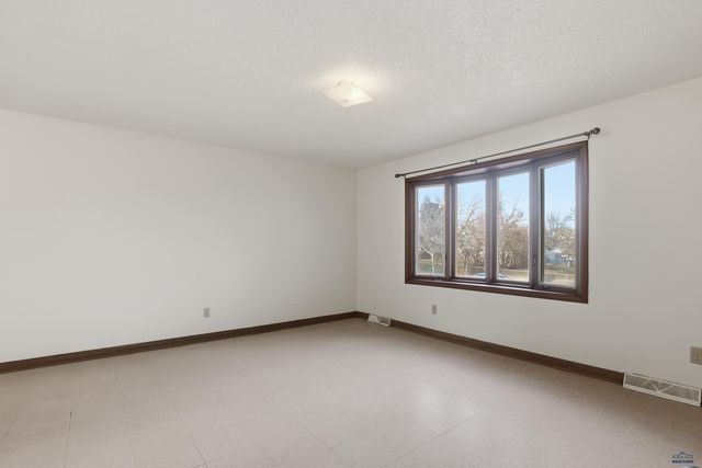 3317 ARIZONA, Rapid City, SD 57701