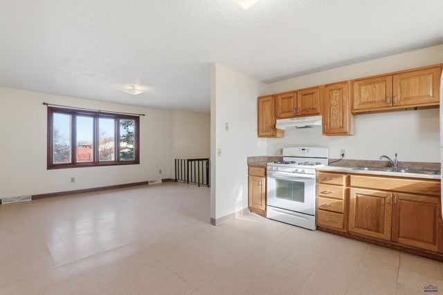 3317 ARIZONA, Rapid City, SD 57701