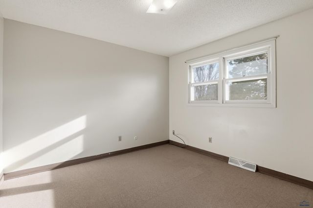 3317 ARIZONA, Rapid City, SD 57701