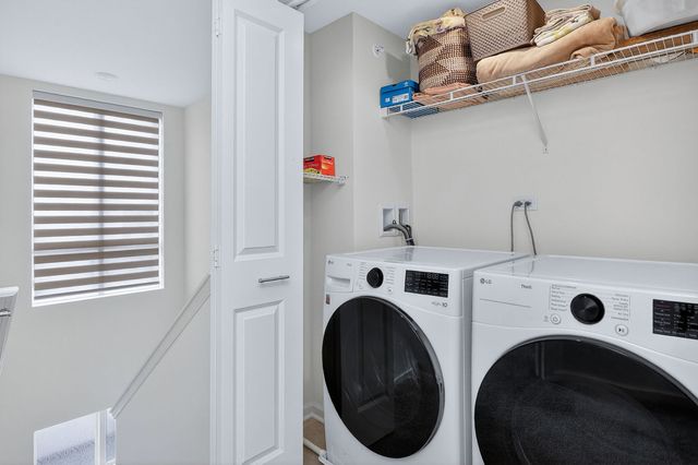 2213 Venture Drive, Schaumburg, IL 60173