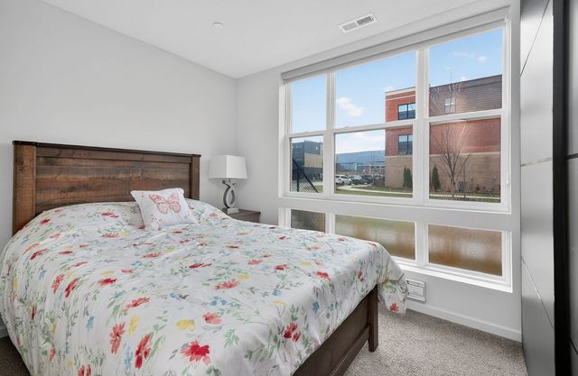 2213 Venture Drive, Schaumburg, IL 60173