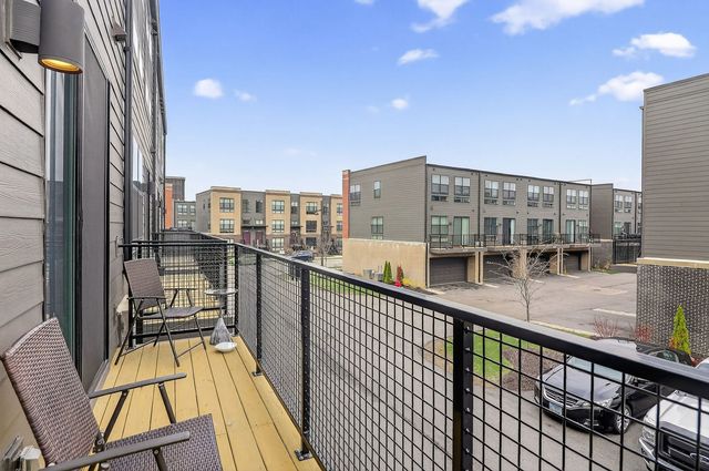 2213 Venture Drive, Schaumburg, IL 60173