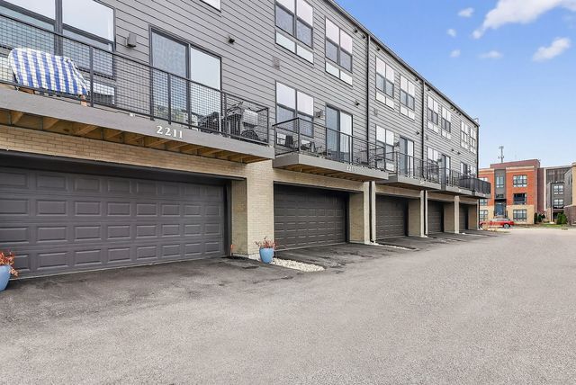 2213 Venture Drive, Schaumburg, IL 60173