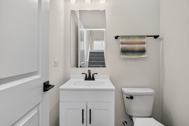 2213 Venture Drive, Schaumburg, IL 60173