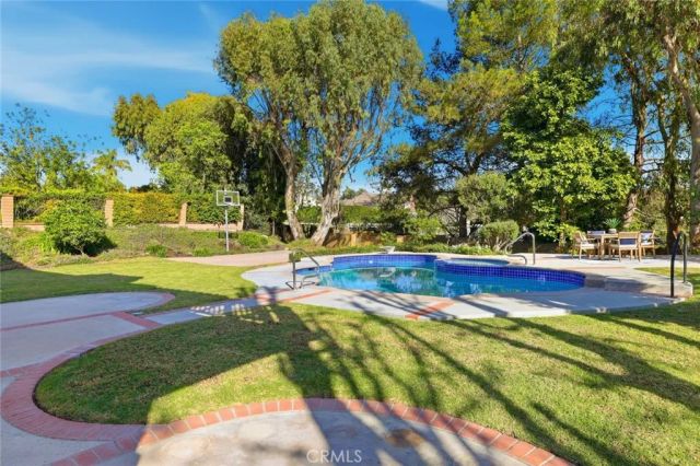 10 Horseshoe, Rolling Hills Estates, CA 90274