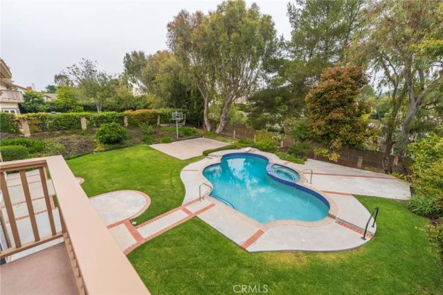 10 Horseshoe, Rolling Hills Estates, CA 90274