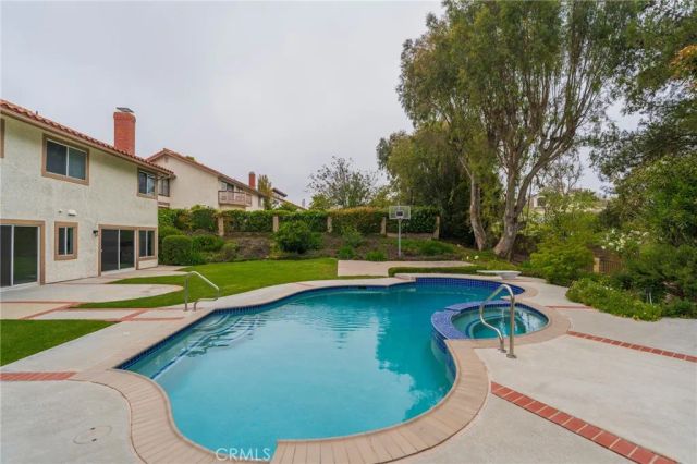 10 Horseshoe, Rolling Hills Estates, CA 90274