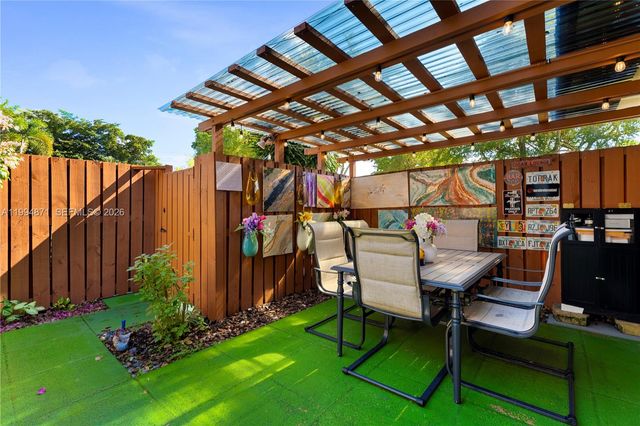 9118 SW 20th Ct, Davie, FL 33324