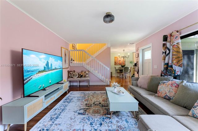 9118 SW 20th Ct, Davie, FL 33324