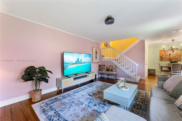 9118 SW 20th Ct, Davie, FL 33324