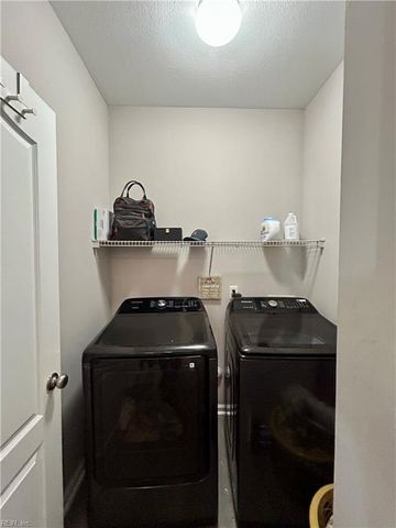 2113 Livingston ST, Suffolk, VA 23434