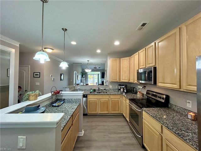 2113 Livingston ST, Suffolk, VA 23434