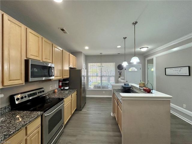 2113 Livingston ST, Suffolk, VA 23434